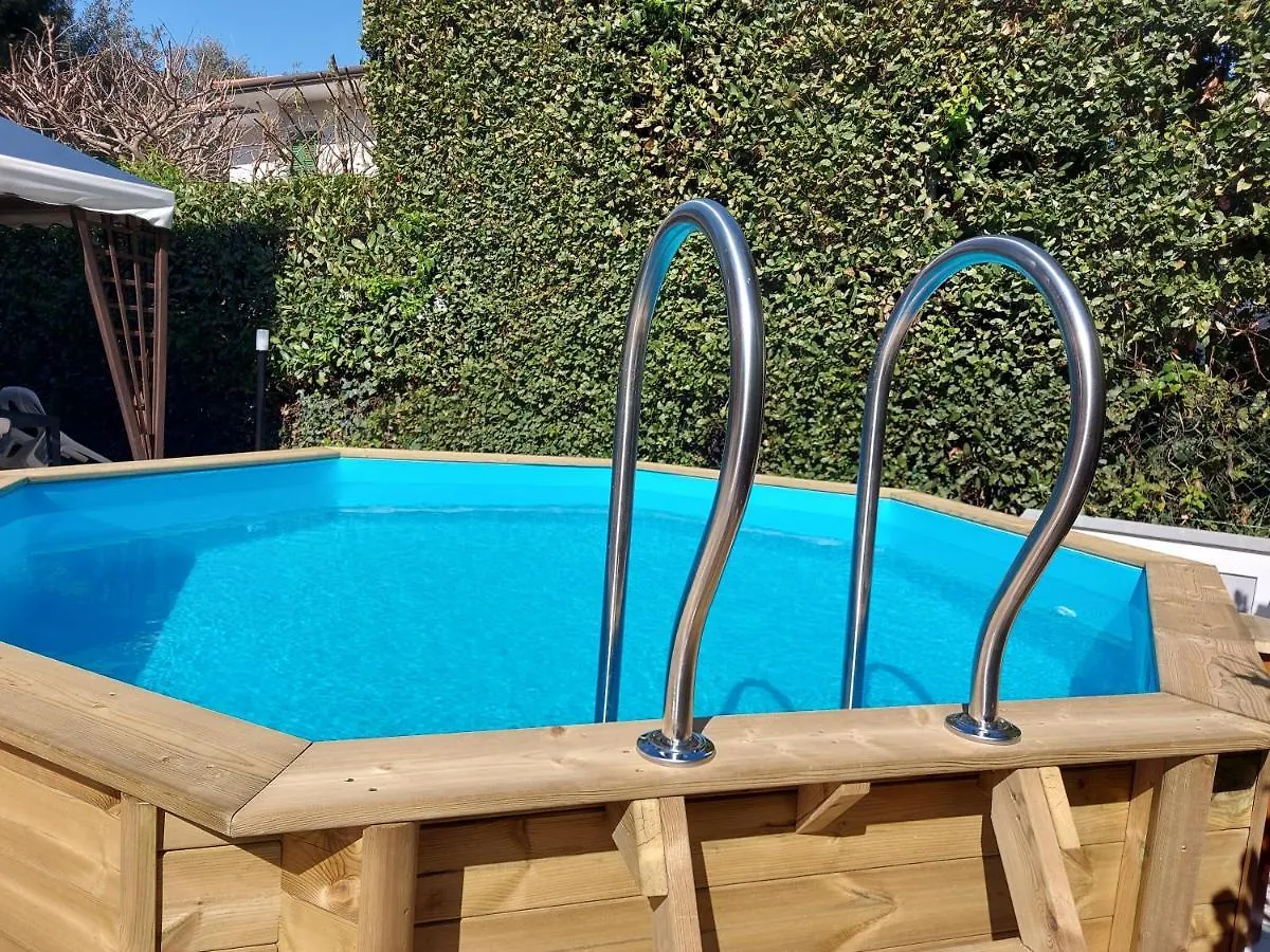 Villa Villino Giuliana à Pietrasanta 0*,